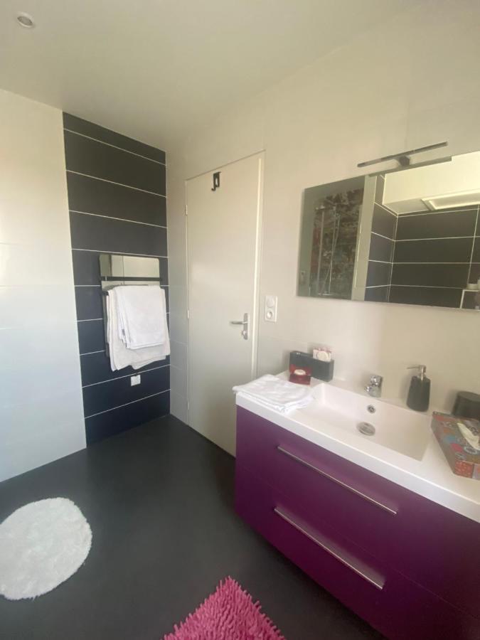Chambre Avec Salle De Bain Privee Dans Maison Bourges Buitenkant foto