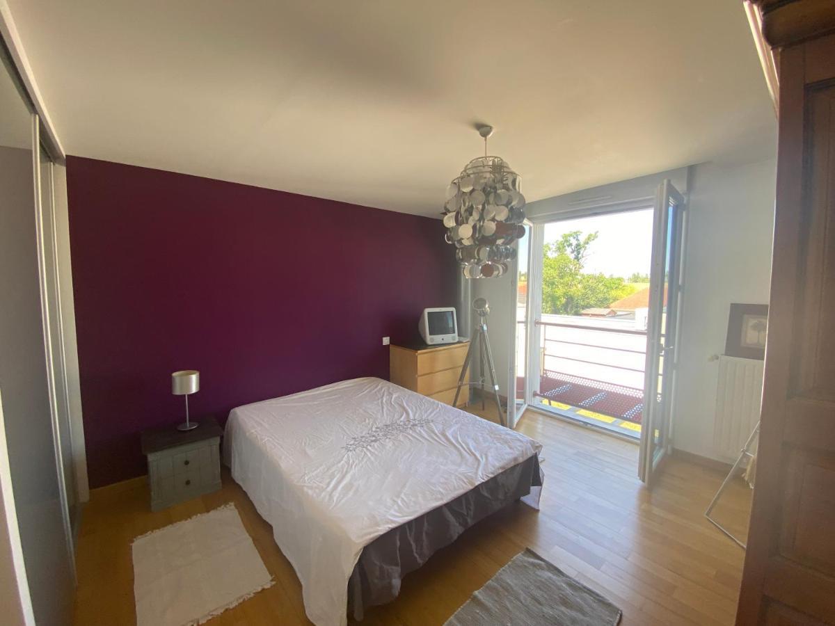 Chambre Avec Salle De Bain Privee Dans Maison Bourges Buitenkant foto