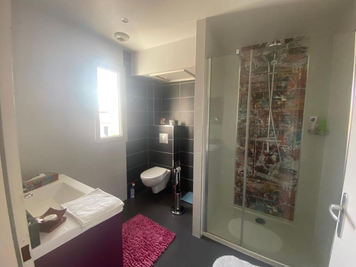 Chambre Avec Salle De Bain Privee Dans Maison Bourges Buitenkant foto