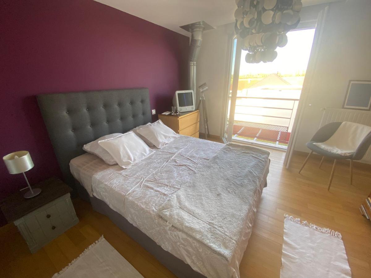 Chambre Avec Salle De Bain Privee Dans Maison Bourges Buitenkant foto